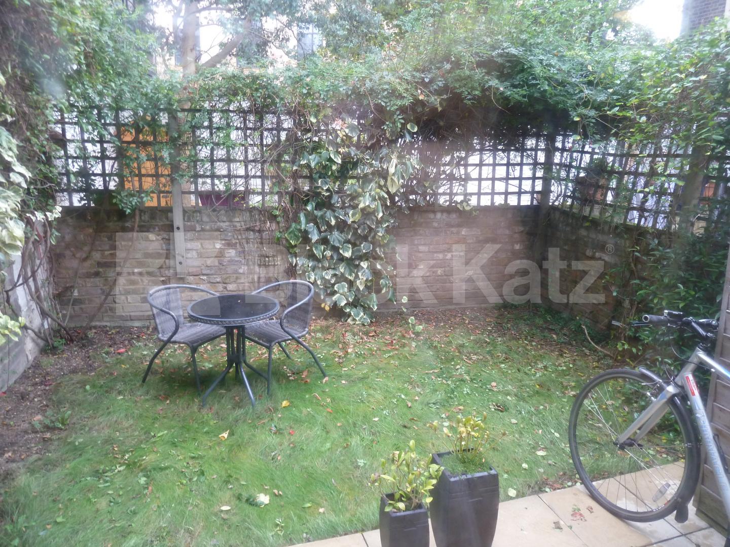 			NEW INSTRUCTION, 2 Bedroom, 1 bath, 1 reception House			 De Beauvoir Cresent, ISLINGTON 